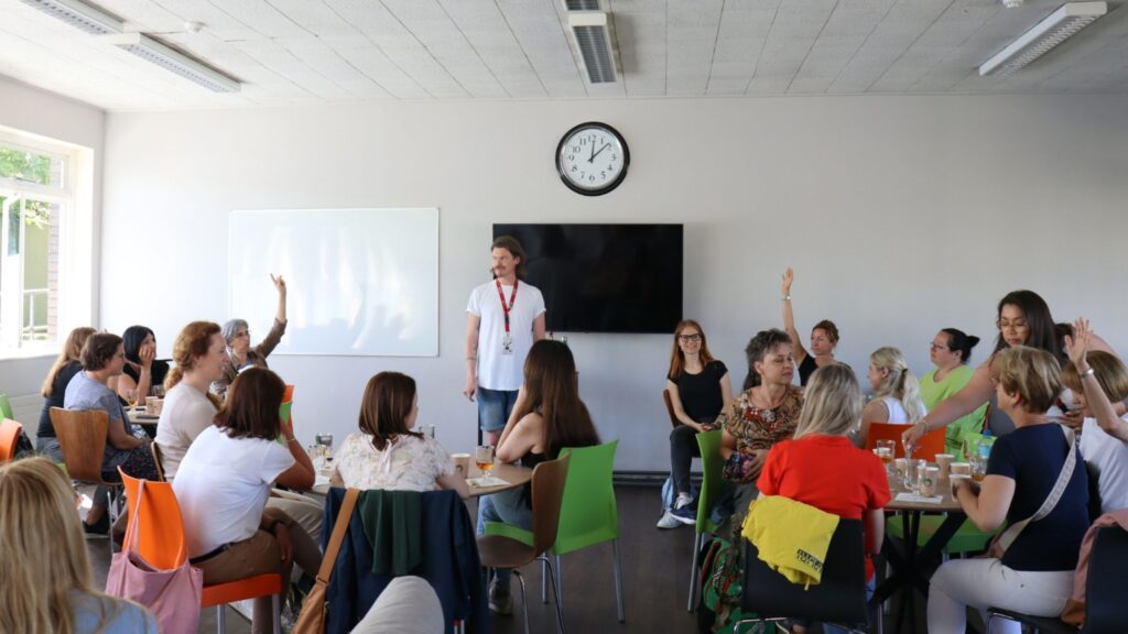 AtlasLanguageSchool_Classroom_Participants_03.jpg