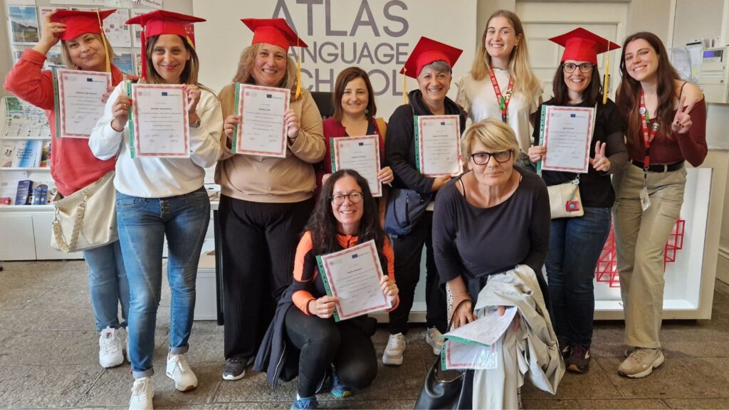 AtlasLanguageSchool_ParticipantsGraduationCertificates_10.jpg